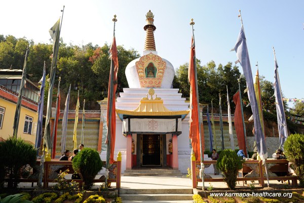 KHCP Pia and Peter go up to Sherab Gyaltsen Rinpoche´s nunnery in Kathmandu