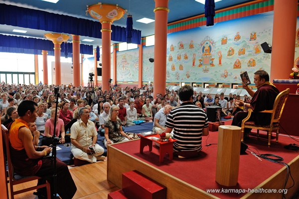 Shamar Rinpoche gives teachings on meditation