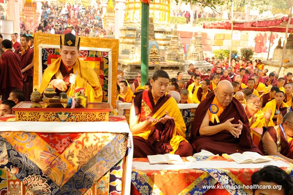 Karmapa Thaye Dorje Jamgon Kongtrul Rinpoche Beru Khyentse Rinpoche and thousands of friends at the Kagyü Mönlam under the Bodhi tree