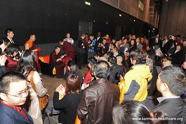 Backstage: Friends from Hong Kong are meeting Gyalwa Karmapa