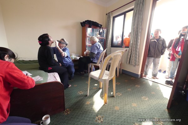 Dr.dent.Gisela and Augustin treating the children of the orphanage