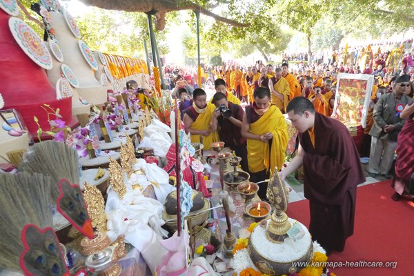 Gyalwa Karmapa opens the Monlam