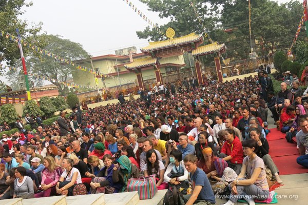 Gyalwa Karmapa giving a Chenresig initiation