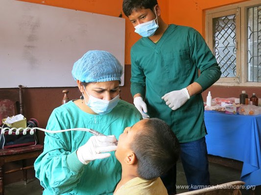 Dental treatment with our mobil unit