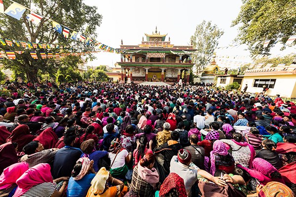 Gyalwa Karmapa gives a Amitayus initiation