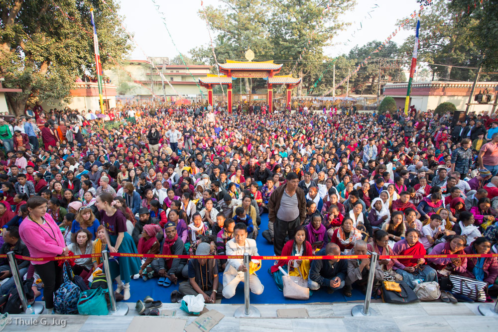 Gyalwa Karmapa blessing the practitioners...